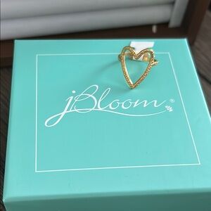 New in Box! Gold Heart Ring